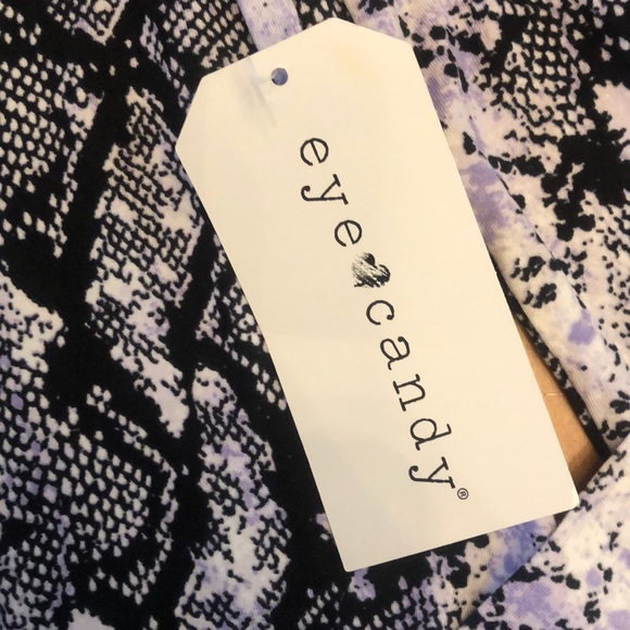 NWT Eye Candy Long sleeve Key hole Snakeskin top - Picture 5 of 7